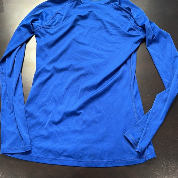 UA run 🏃‍♀️ shirt sz S - Picture 4 of 4